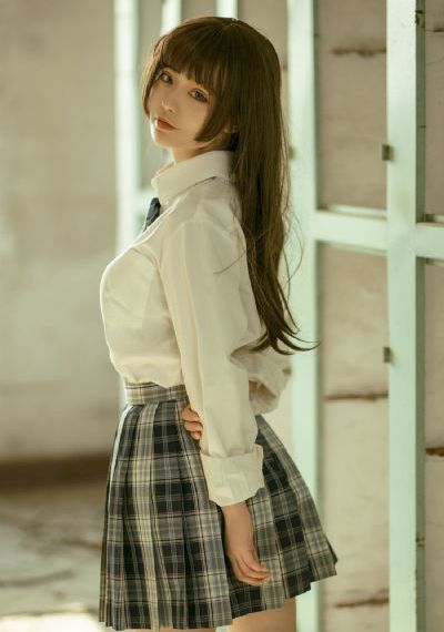 美女跪下吃男人的j8视频_超清电影完整版