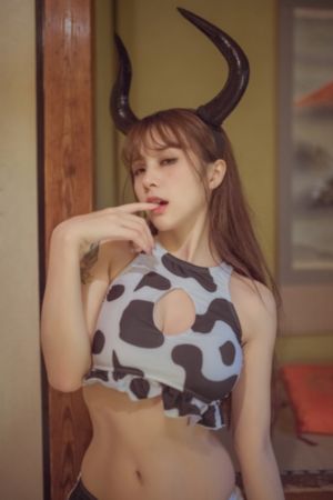 伊人自拍_蓝光电影完整版在线观看